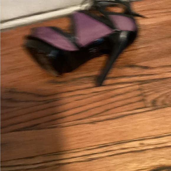 Shoes - Picture 5 of 5